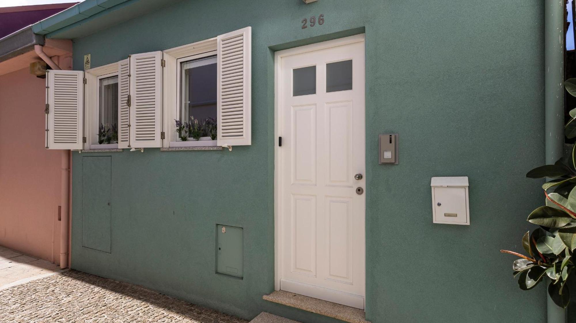 Serralves Blue House By Lovelystay Porto Luaran gambar