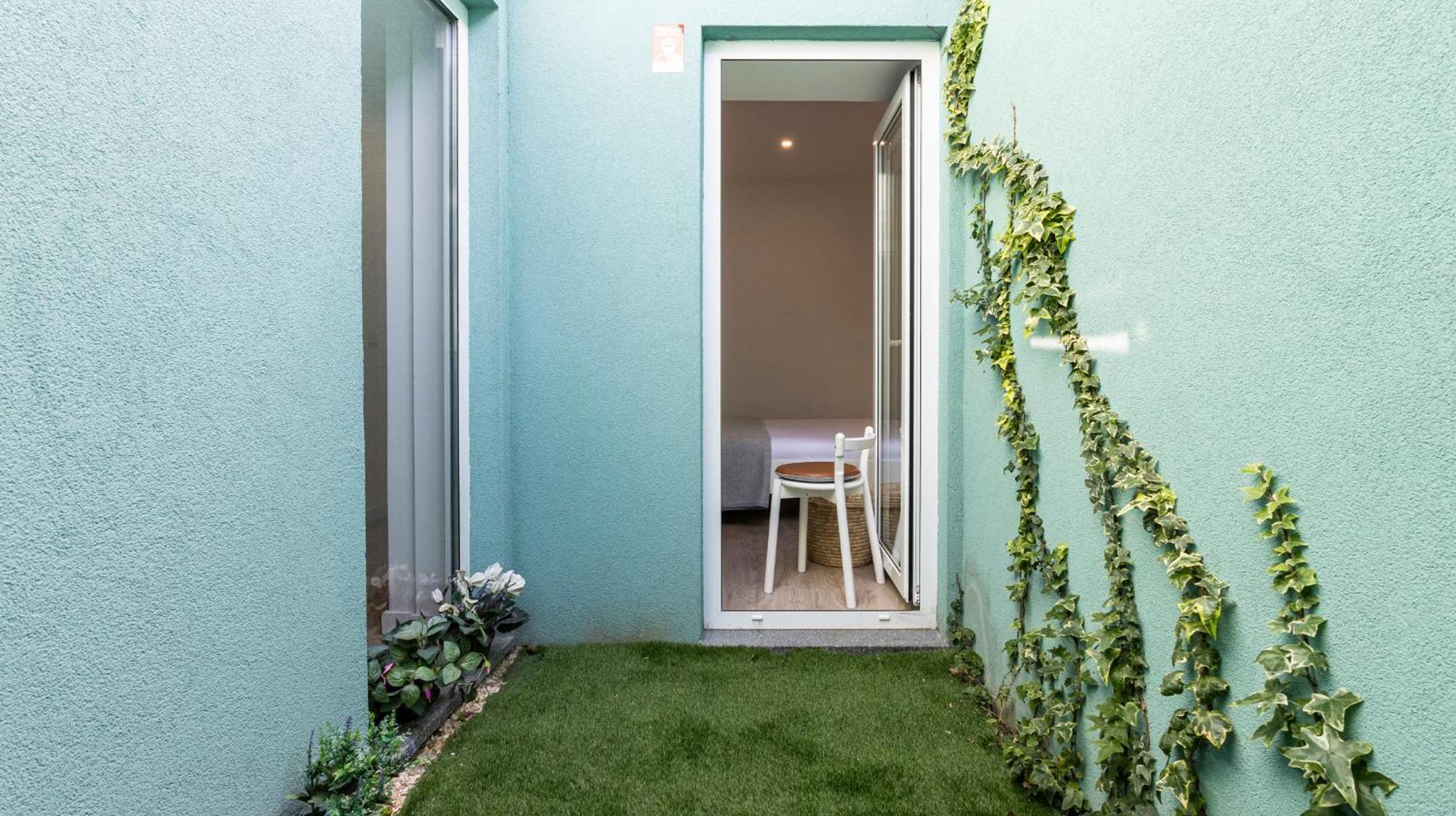 Serralves Blue House By Lovelystay Porto Luaran gambar